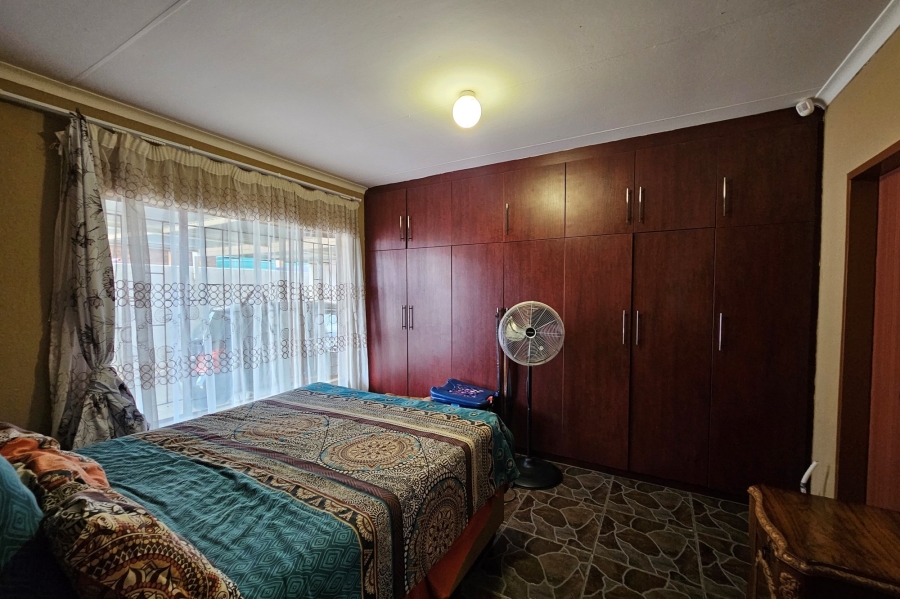 To Let 3 Bedroom Property for Rent in Tlhabane West North West